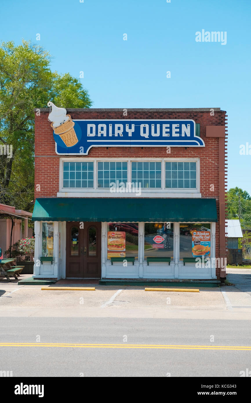 Ice cream shop window hi-res stock photography and images - Alamy