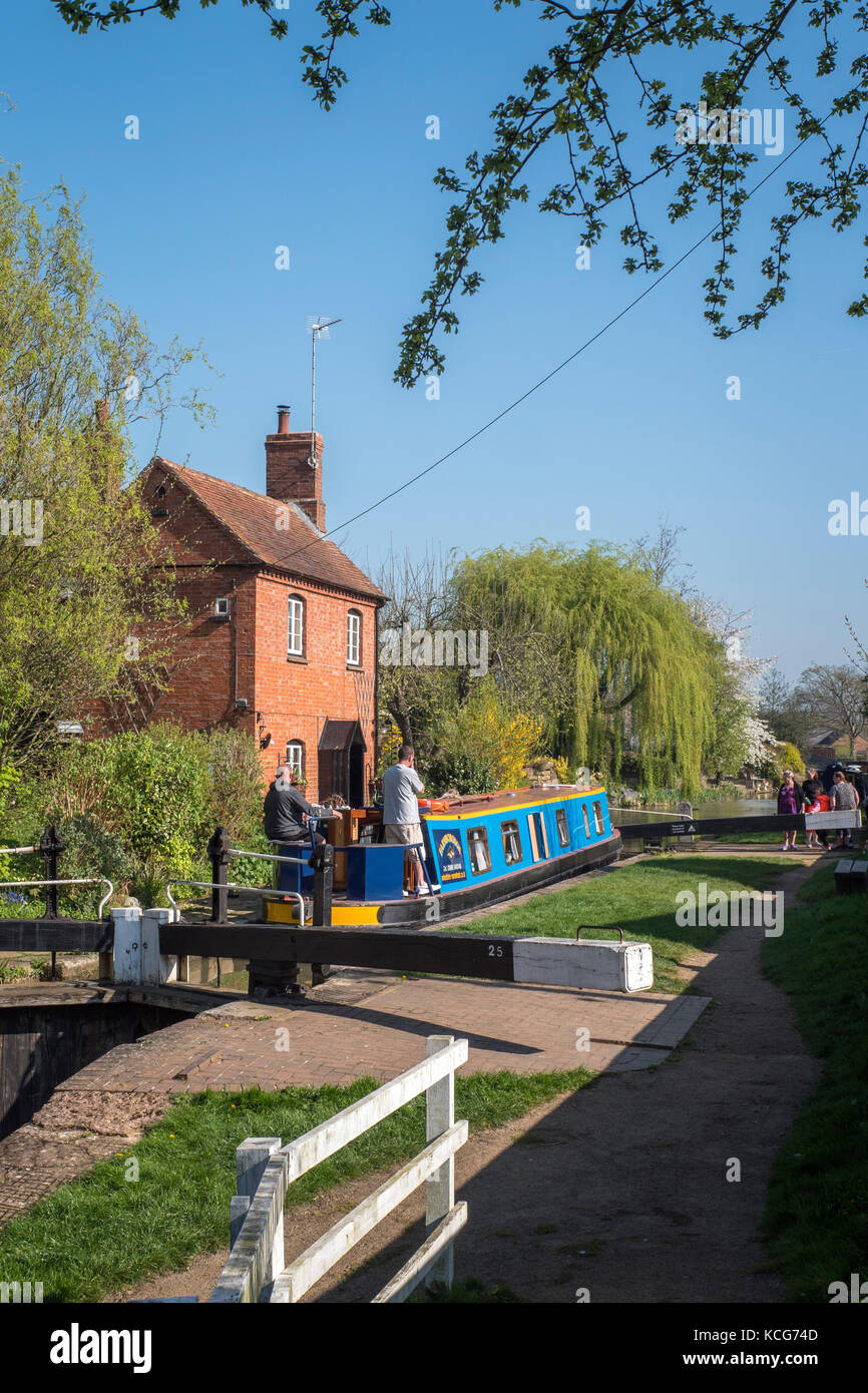 Canal boating Copredy Lock Oxford Canal Oxfordshire England Stock Photo