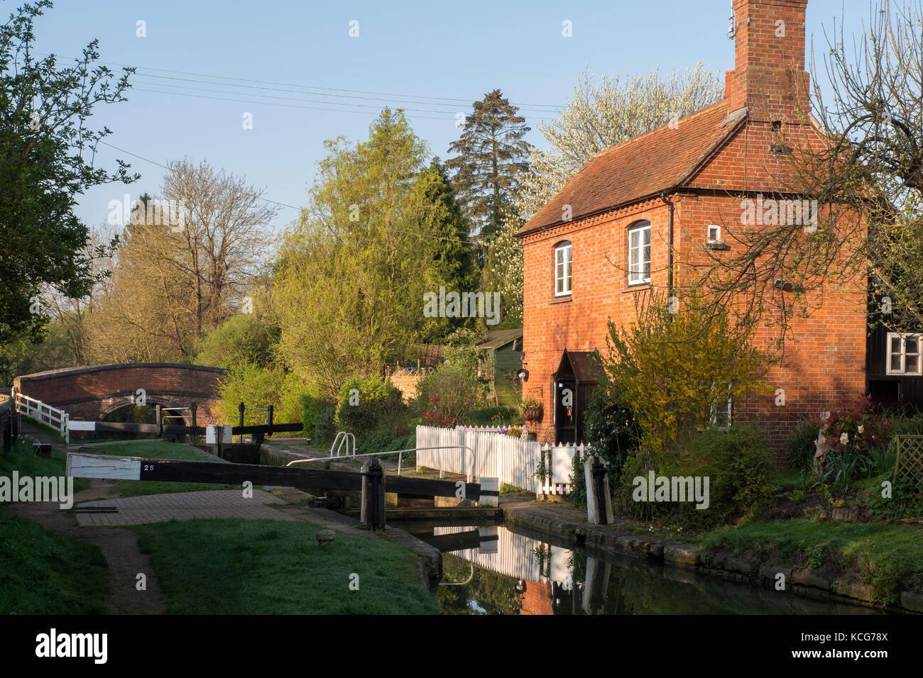 Canal boating Copredy Lock Oxford Canal Oxfordshire England Stock Photo