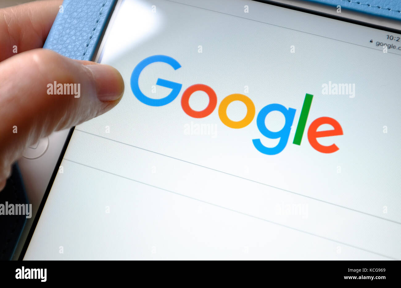 google logo on ipad tablet computer screen Stock Photo