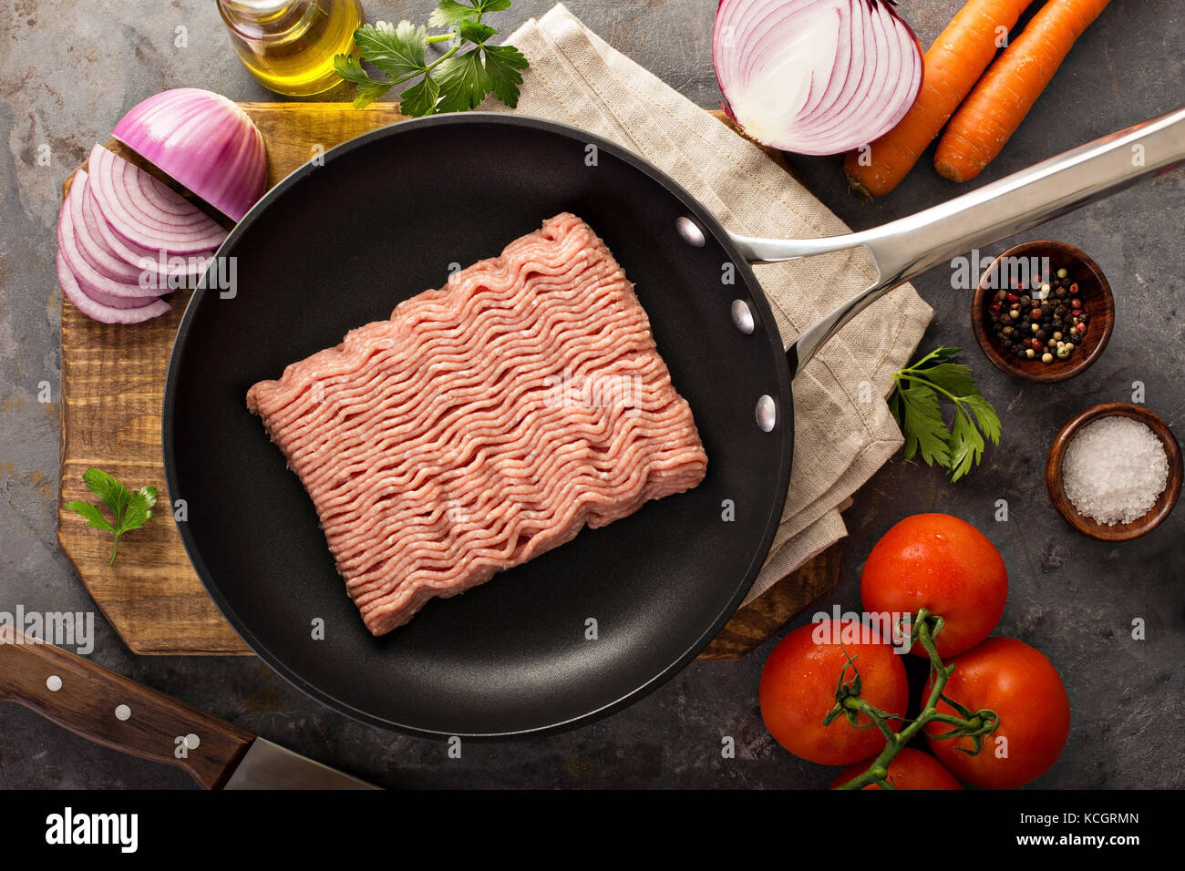 Cooking with ground turkey Stock Photo - Alamy