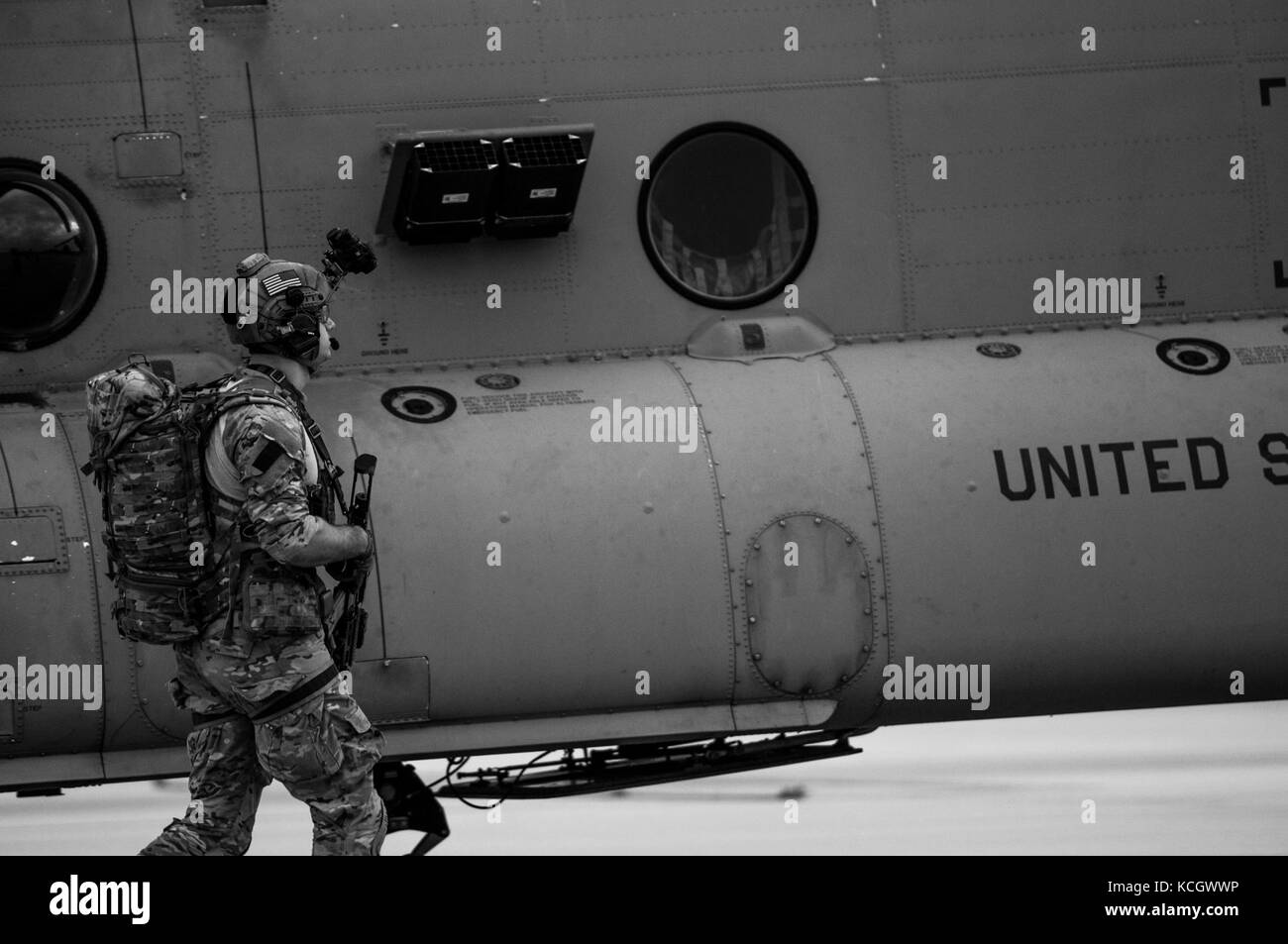 South Carolina Army National Guard Soldiers assigned to Detachment 1, Company B, 2-238th General Support Aviation Battalion, and a U.S. Air Force Pararescue team with the 57th Rescue Squadrons perform hoist-recovery training aboard a CH-47F Chinook heavy-lift cargo helicopter in upstate South Carolina, August 8 and 10, 2017. A LUH-72A Lakota multi-mission, light, utility-helicopter assigned to Company A, 2-151st Security and Support Aviation Battalion, provided monitoring and logistic support throughout the week-long, training, event. (U.S. Army National Guard photo by Staff Sgt. Roberto Di Gi Stock Photo