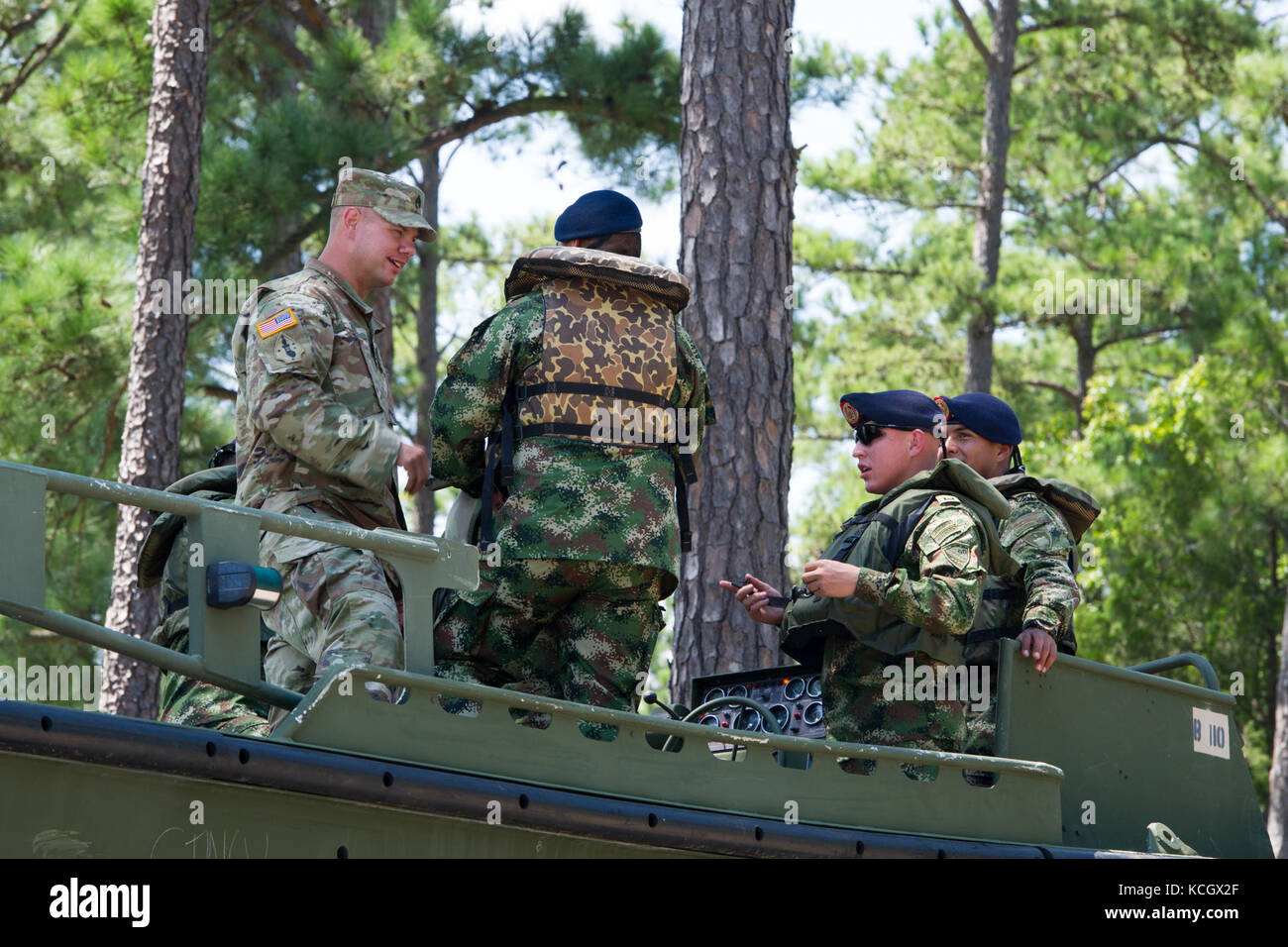 Colombian Army engineers learn about bridging techniques from U.S