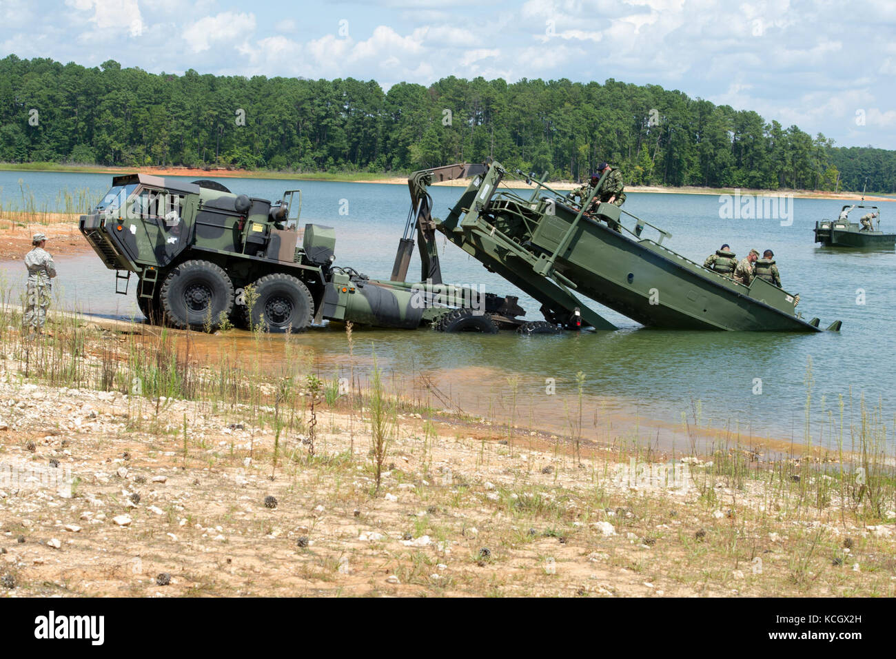 Colombian Army engineers learn about bridging techniques from U.S
