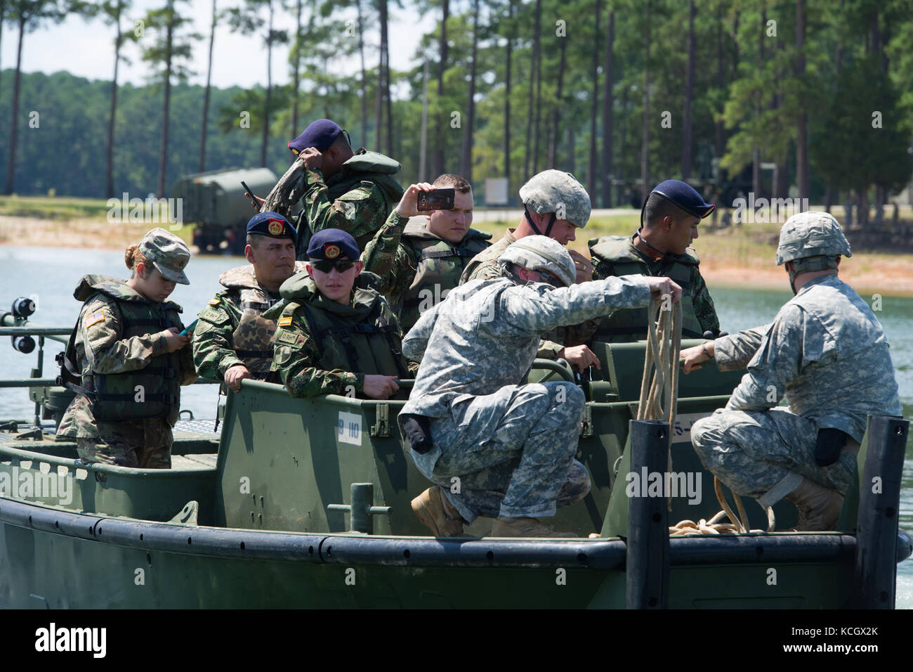 Colombian Army engineers learn about bridging techniques from U.S