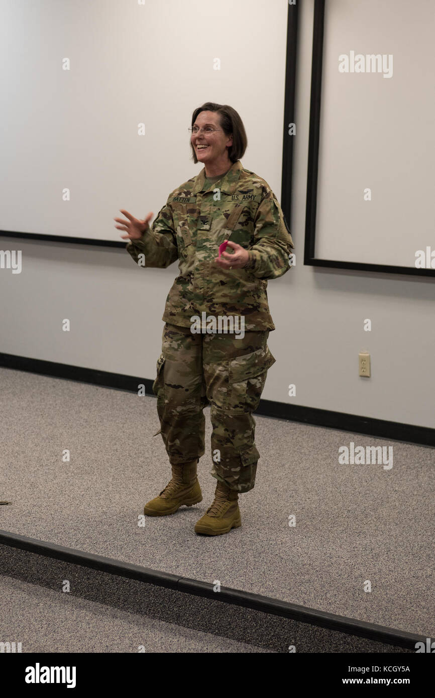 U.S. Army Lt. Col. Stephanie Batten, Deputy Commander of Clinical for Medical Command, South Carolina Army National Guard, is promoted to the rank of Colonel during a ceremony held at the Adjutant General’s building in Columbia, South Carolina, September 22, 2017. (U.S. Army National Guard photo by Spc. Chelsea Baker) Stock Photo