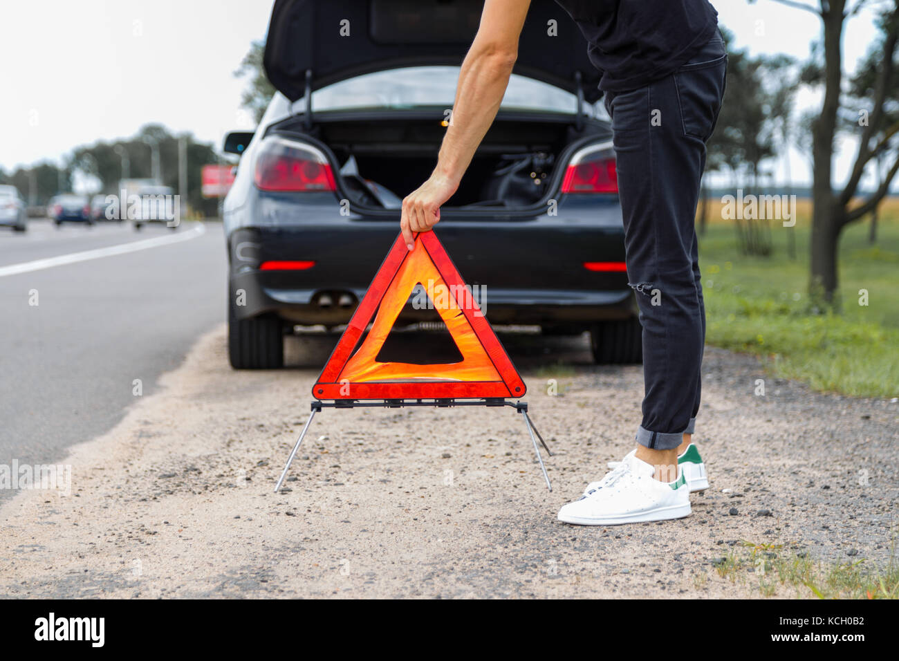 Safety triangle hi-res stock photography and images - Alamy
