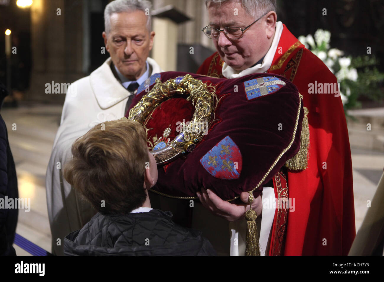 Veneration of the Holy Crown of Thorns in the Notre-Dame Cathedral