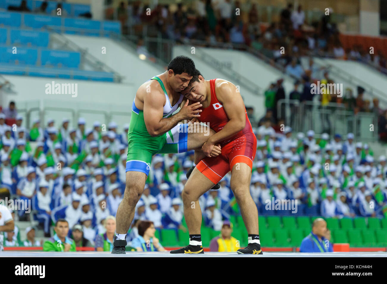 Ashgabat 2017 - 5th Asian Indoor & MartialArts Games. Mens Wrestling, Murayama (JPN) v Bayramow (TKM) Stock Photo