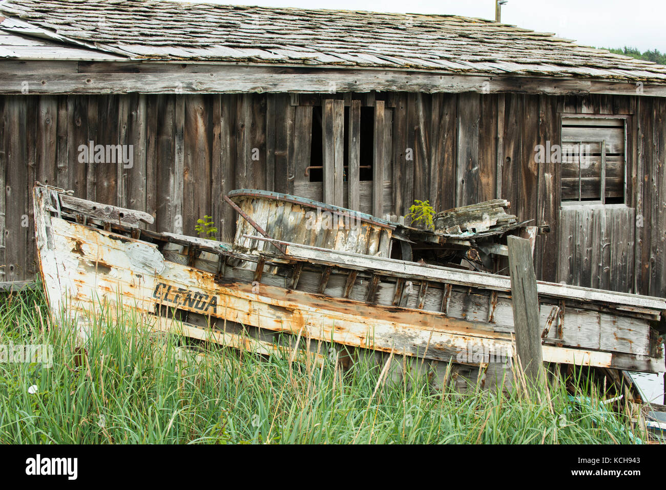 Old fishboat and gear shed, Alert Bay, Cormorant Island, Vancouver Island, British Columbia, Canada Stock Photo