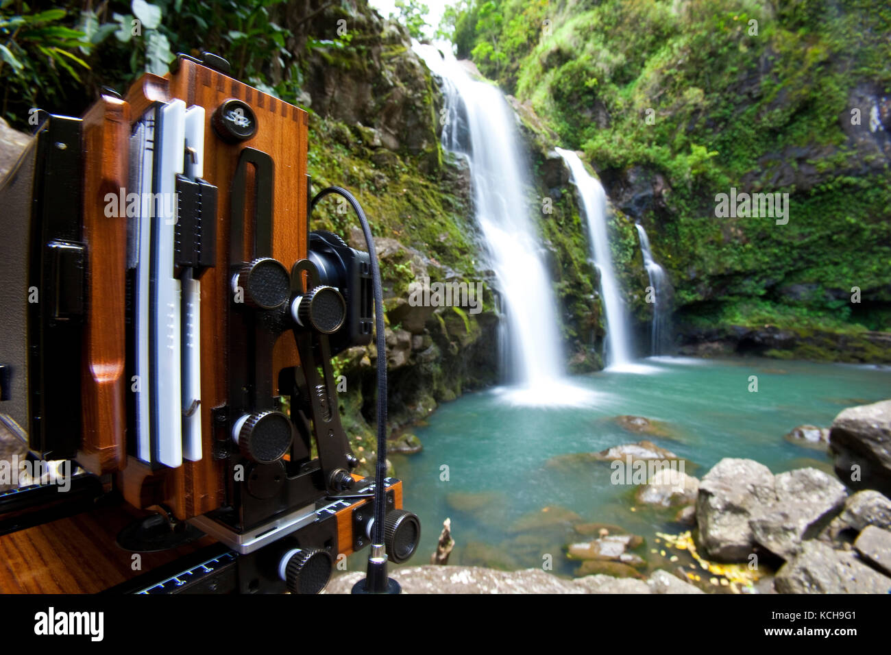 View camera set up at Waikani Falls (three bears falls), Maui, Hawaii Stock Photo