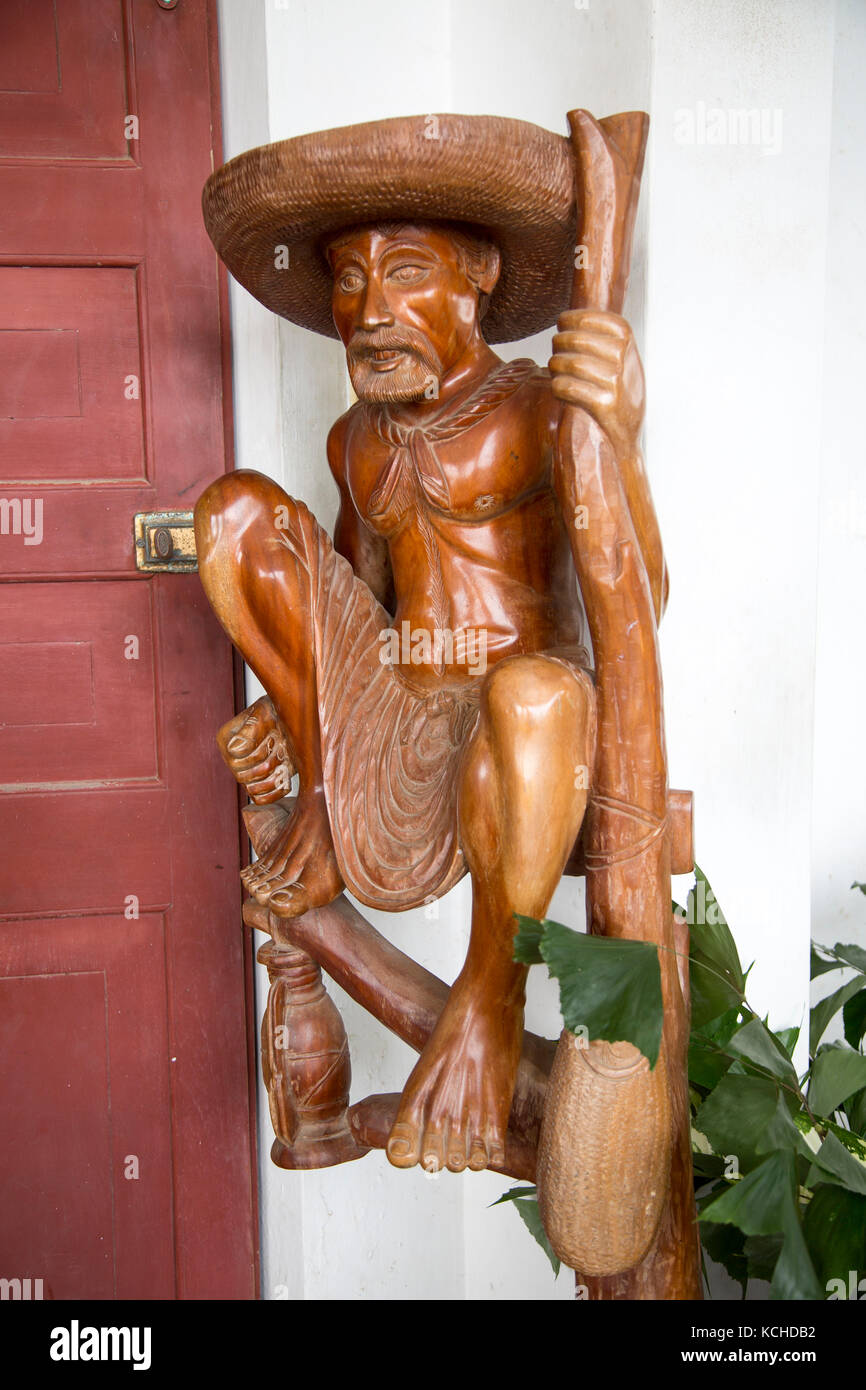 Figure sri lanka wood carving hires stock photography and images Alamy