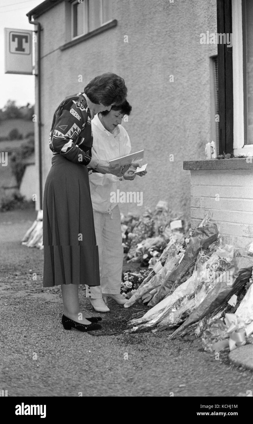 Burst into pub with assault rifles fired on the customers hires stock