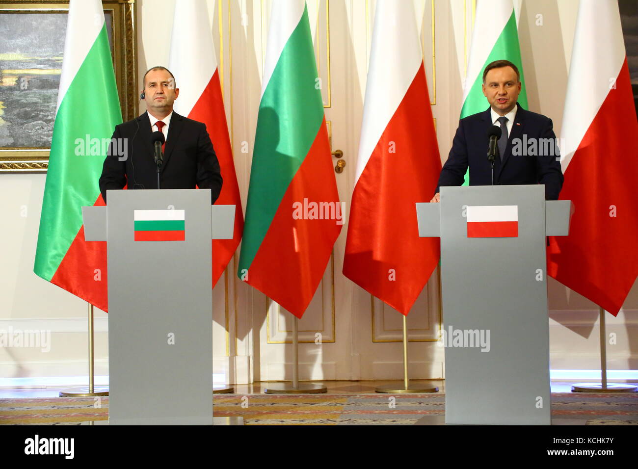 Warsaw, Poland. 05th Oct, 2017. President Andrzej Duda and Bulgarian President Rumen Radev gave common press statement after bilateral talks on ofiicial visit. Credit: Jakob Ratz/Pacific Press/Alamy Live News Stock Photo
