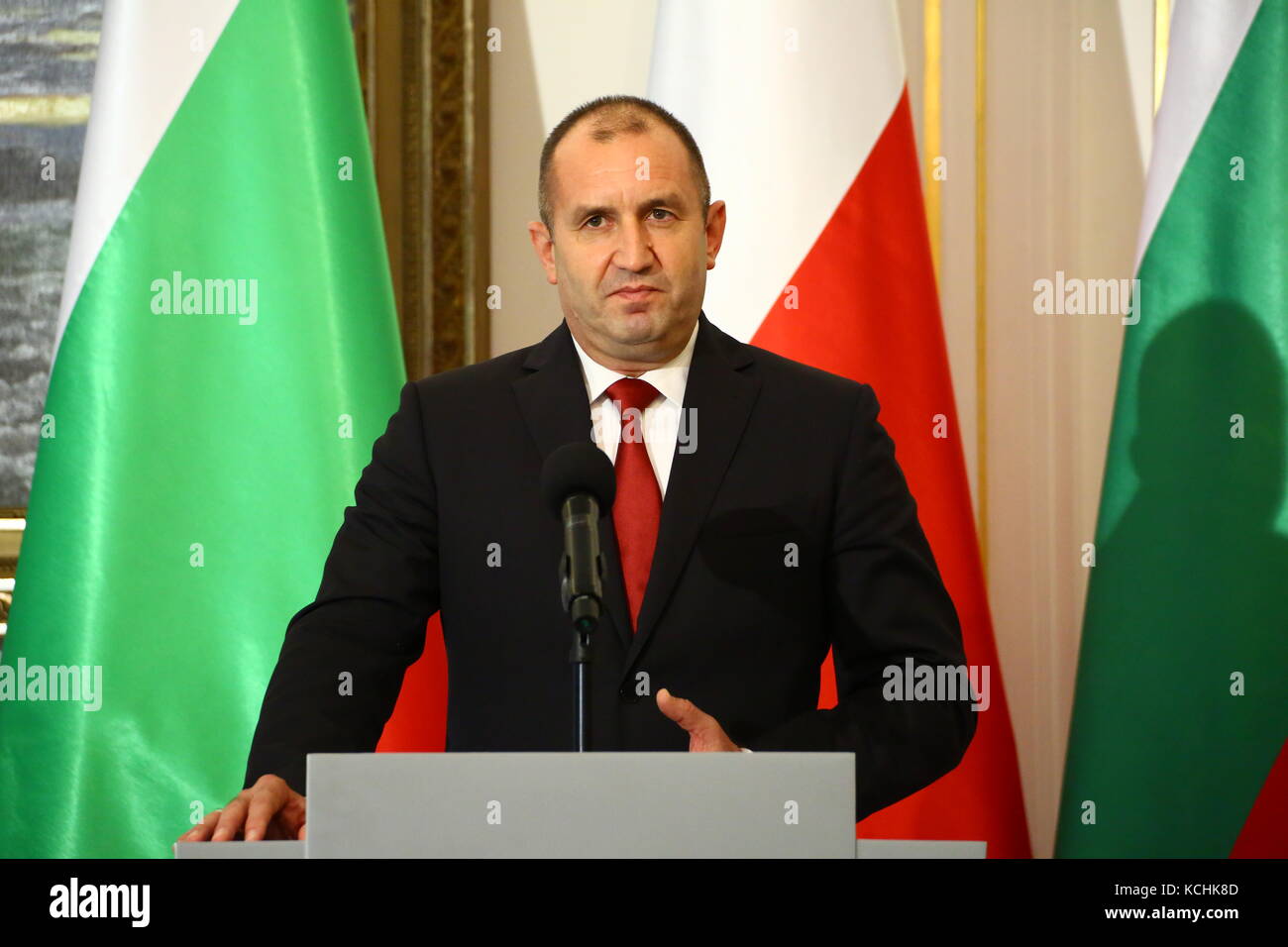 Warsaw, Poland. 05th Oct, 2017. President Andrzej Duda and Bulgarian President Rumen Radev gave common press statement after bilateral talks on ofiicial visit. Credit: Jakob Ratz/Pacific Press/Alamy Live News Stock Photo