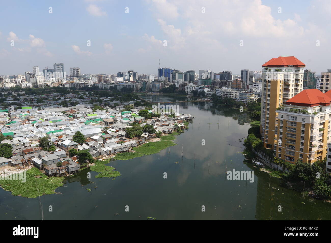 A view of Korail slum, one of Bangladesh's largest slums in Gulshan area, Dhaka, Bangladesh, 04 Oct 2017. Stock Photo