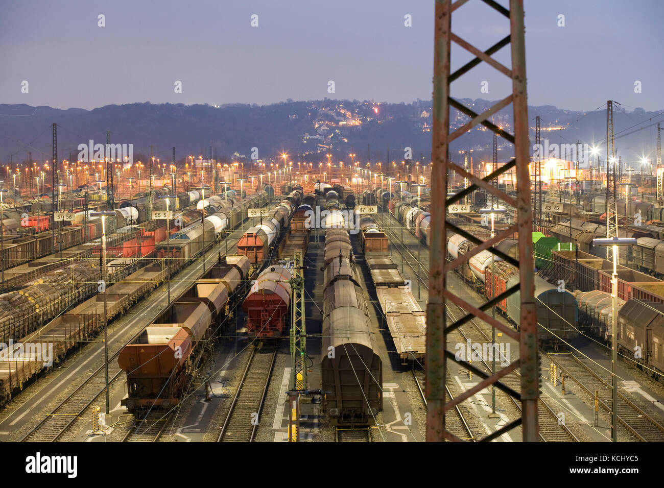 Germany, Ruhr Area, Hagen-Vorhalle, railroad shunting yard in the district Vorhalle, freight trains.  Deutschland, Ruhrgebiet, Hagen-Vorhalle, Zugbild Stock Photo