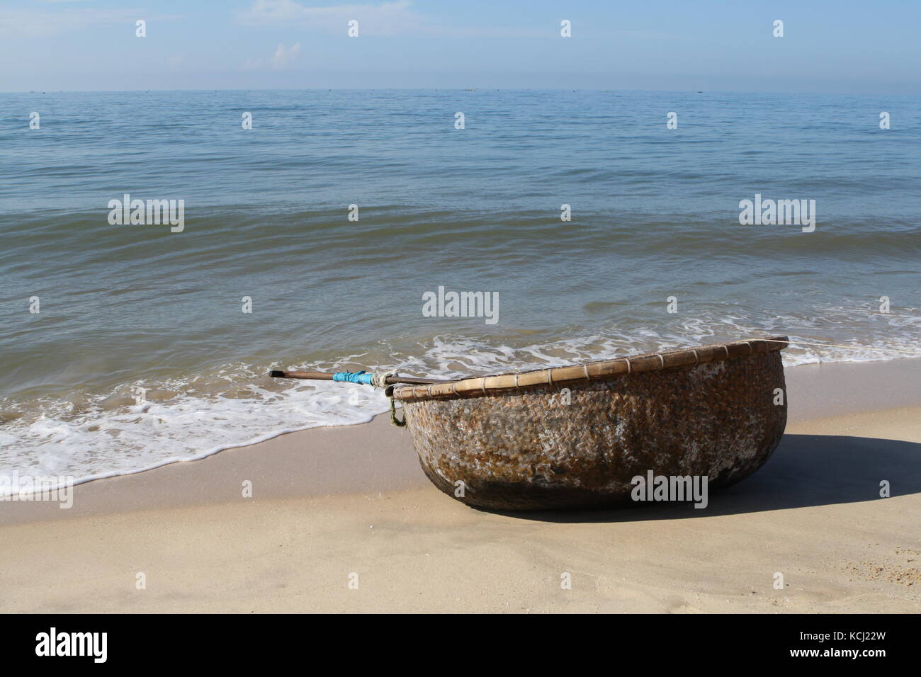 Rundes Boot für die Fischerei in Vietnam - Round boat for fishing in Vietnam Stock Photo