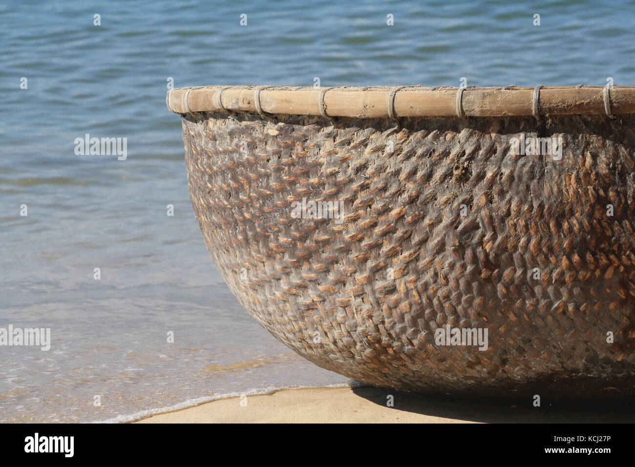 Rundes Boot für die Fischerei in Vietnam - Round boat for fishing in Vietnam Stock Photo