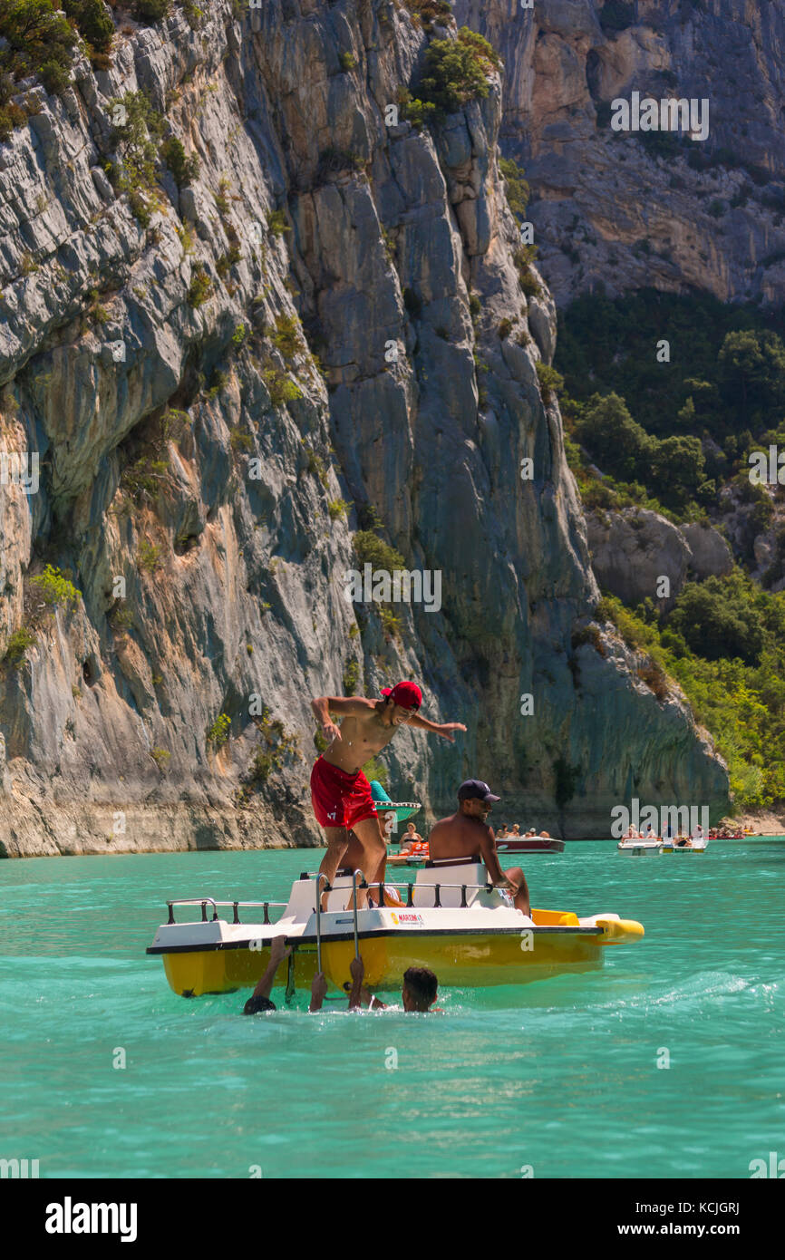 VERDON GORGE, PROVENCE, FRANCE - People boating on river, Gorges du Verdon. Stock Photo