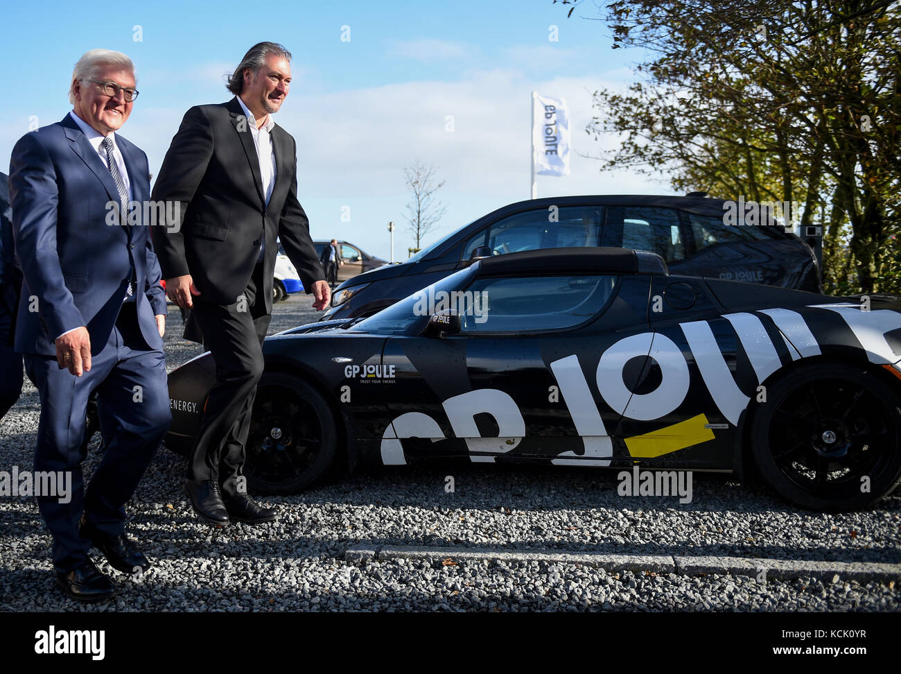 Chairman Heinrich Gärtner (R) leads federal president FrankWalter
