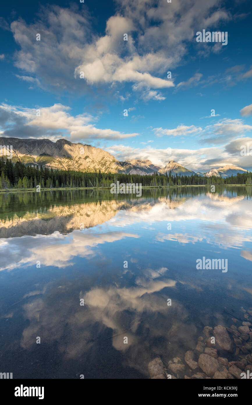 Canadian Rocky Mountains reflected in Spillway Lake, Peter Lougheed Provincial Park, Alberta Stock Photo