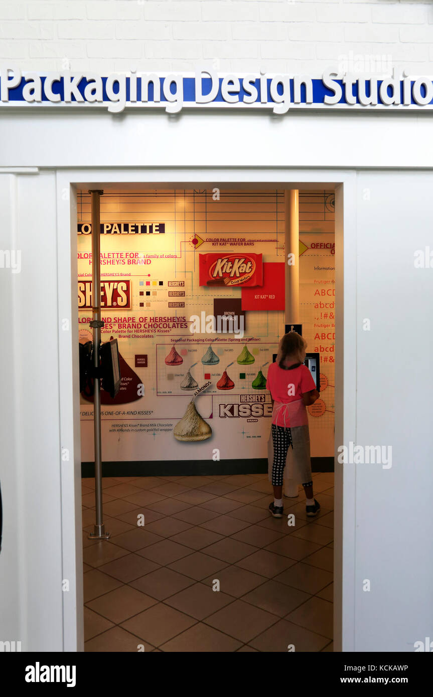 Packing design studio in Greatyour=own candy bar in Hershey's Chocolate World.Hershey.Derry