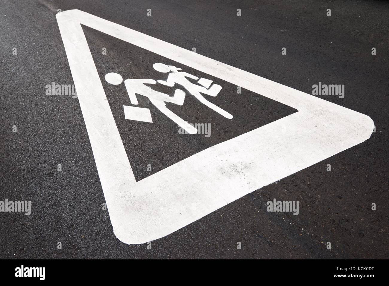 Traffic sign warning of the proximity of a school Stock Photo - Alamy