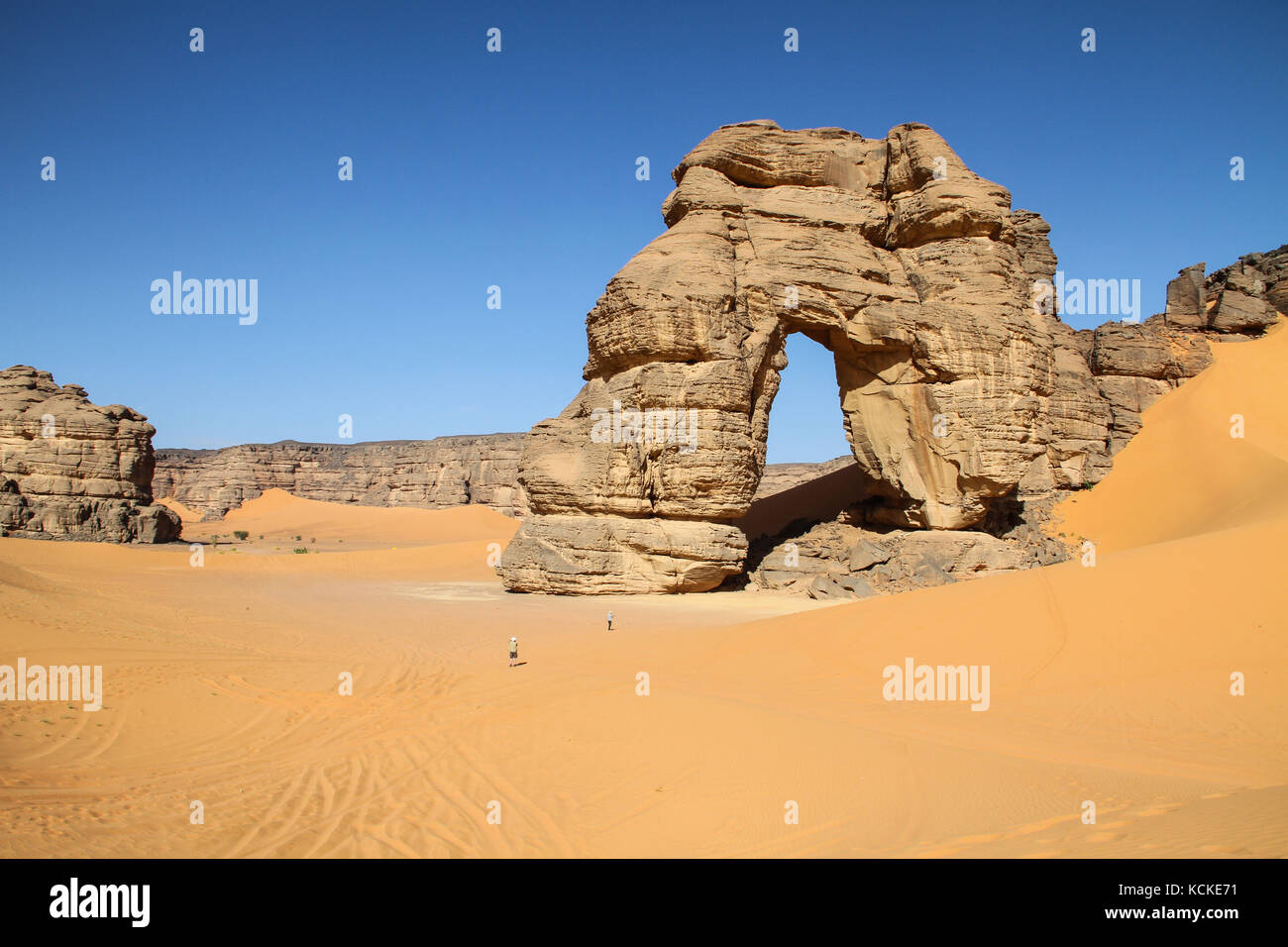 Forzhaga natural rock arch, Akakus (Acacus) Mountains, Sahara Desert, Libya, 2010 Stock Photo