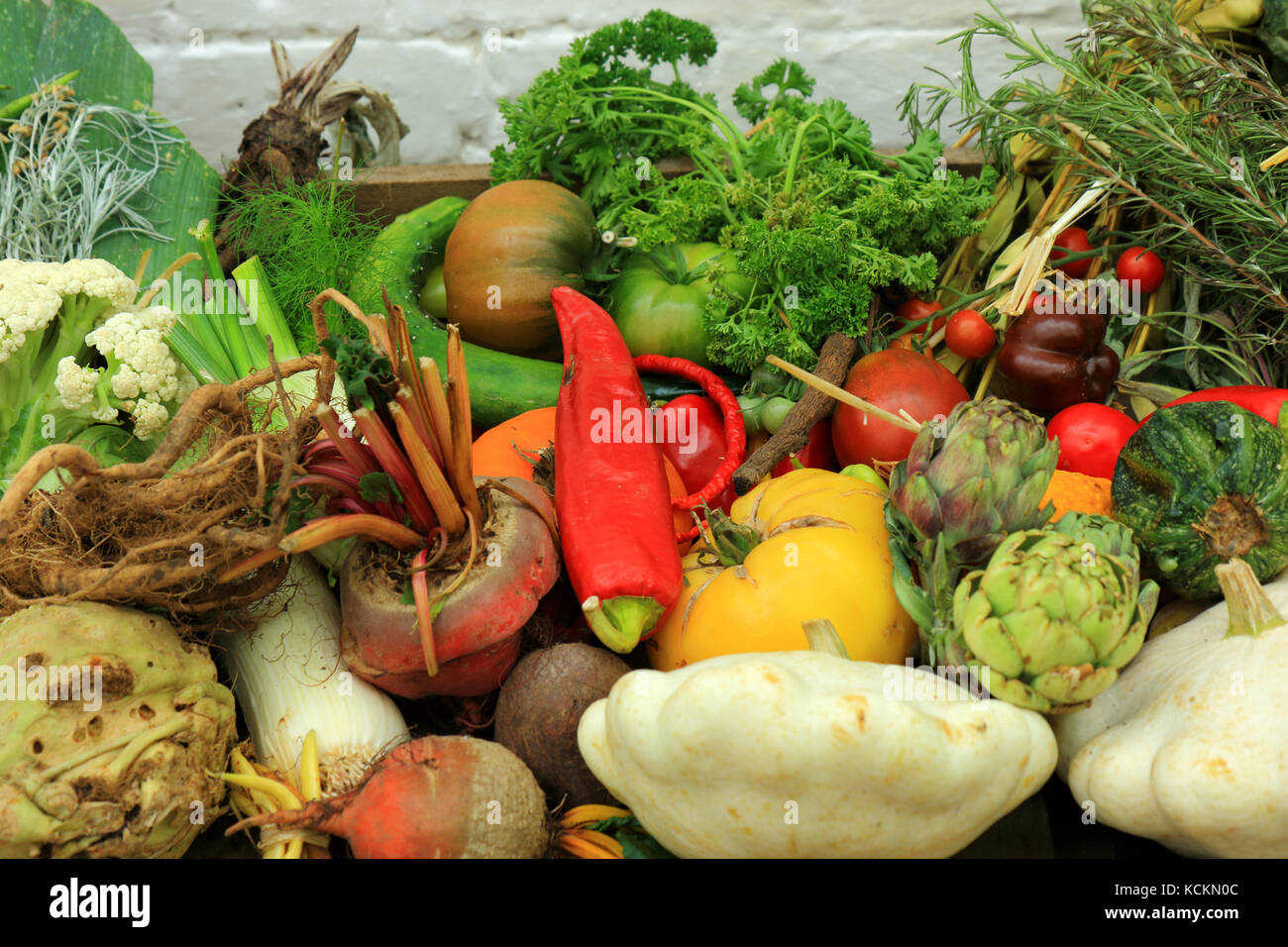 A selection of vegetables in a random pile Stock Photo - Alamy