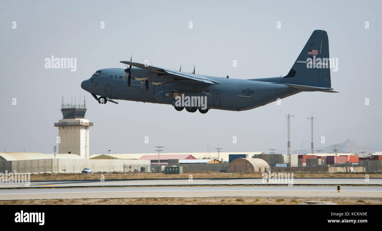 C-130J Super Hercules takes off from Bagram Airfield, Afghanistan, Oct. 4, 2017 Stock Photo