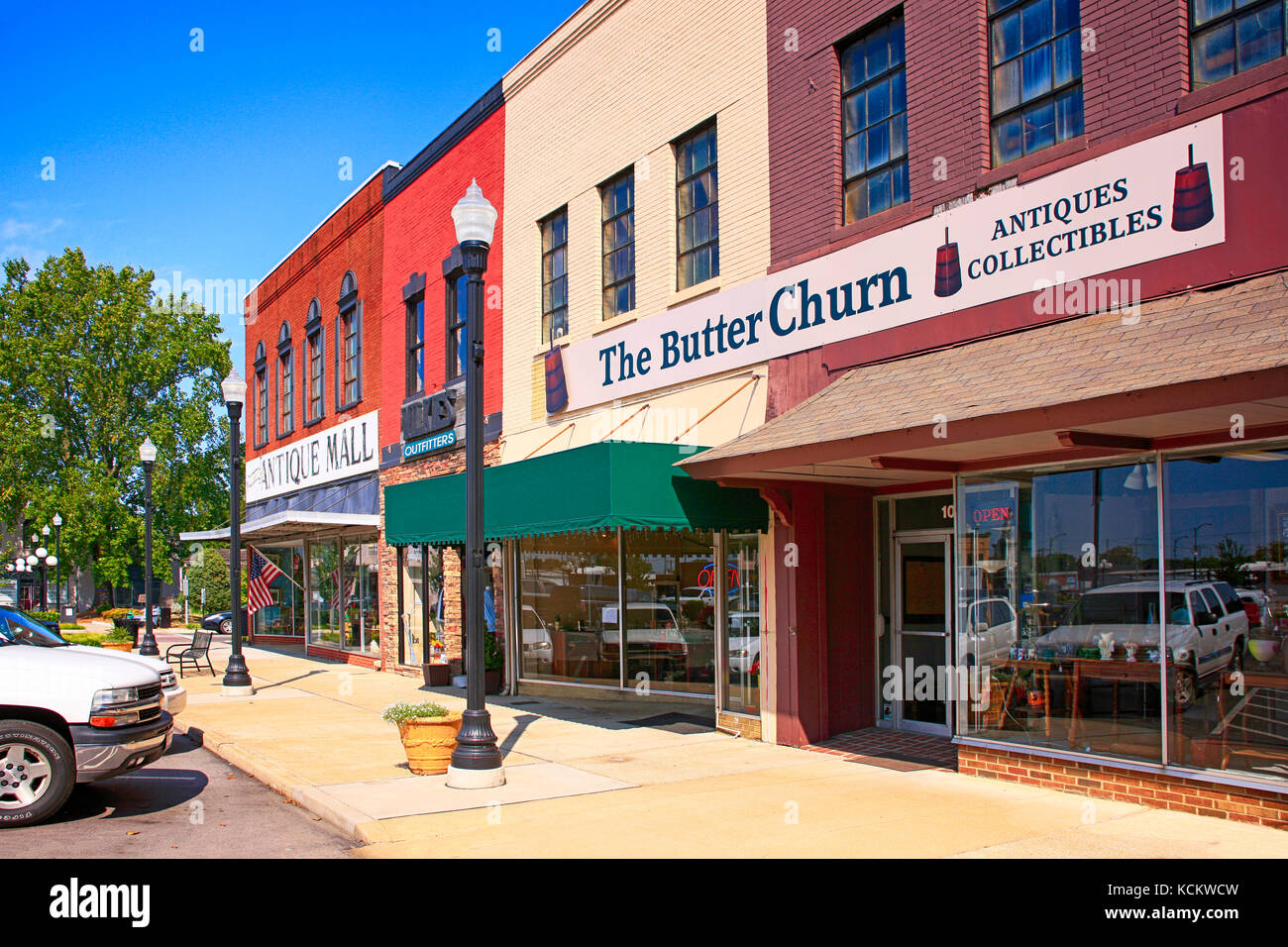 Stores in the Public Square in historic downtown Lebanon TN, USA Stock