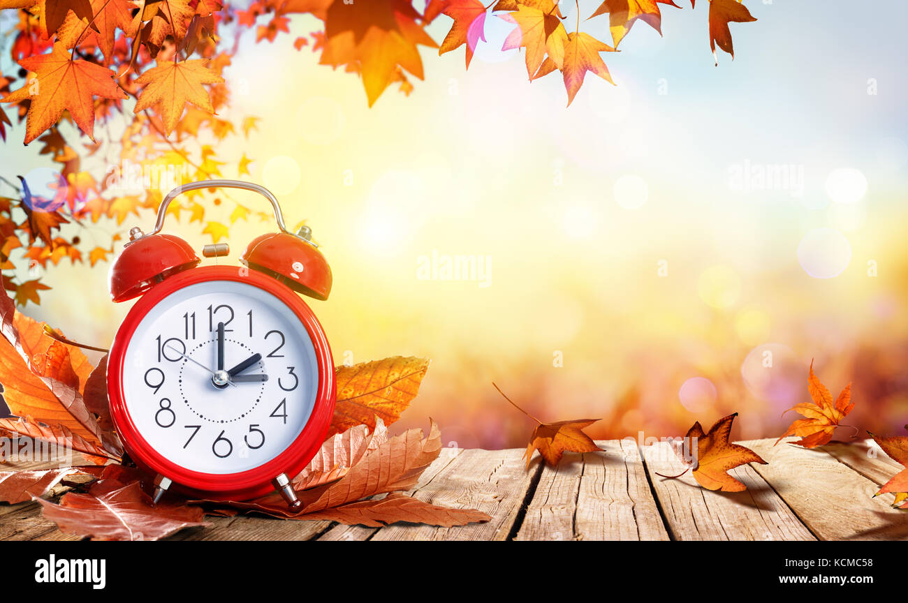 Daylight saving time autumn hi-res stock photography and images