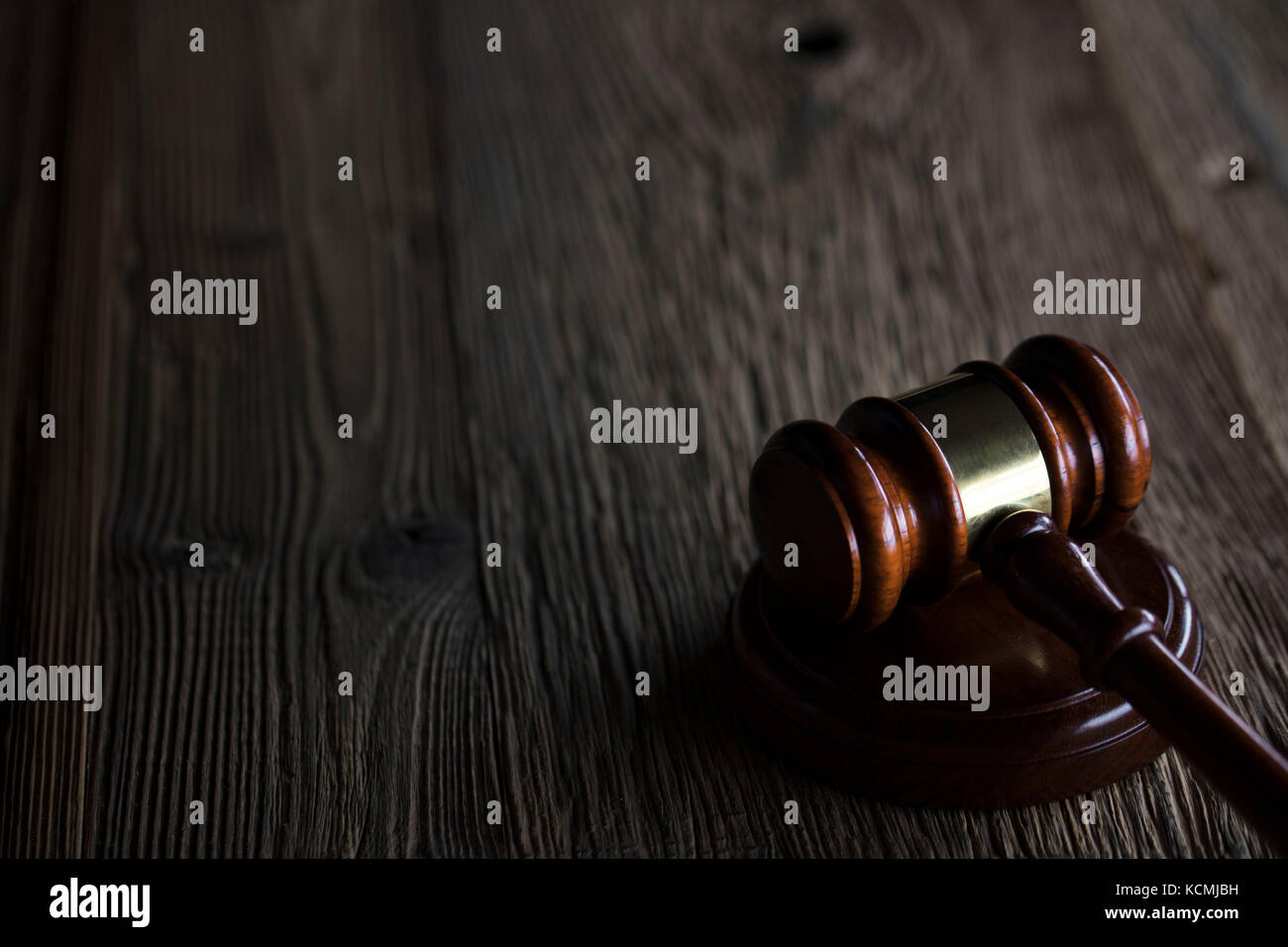 Legal office. Law firm. Gavel and books Stock Photo Alamy