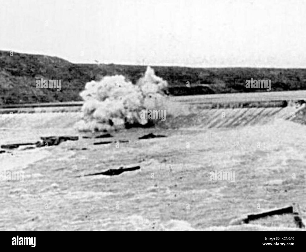 Dam on missouri river Black and White Stock Photos & Images - Alamy