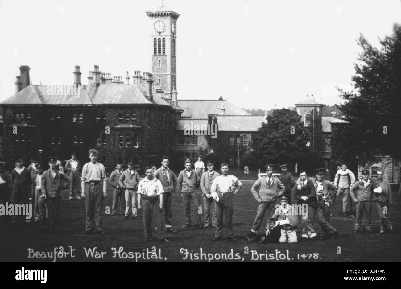 Beaufort War Hospital, with patients on lawn Stock Photo