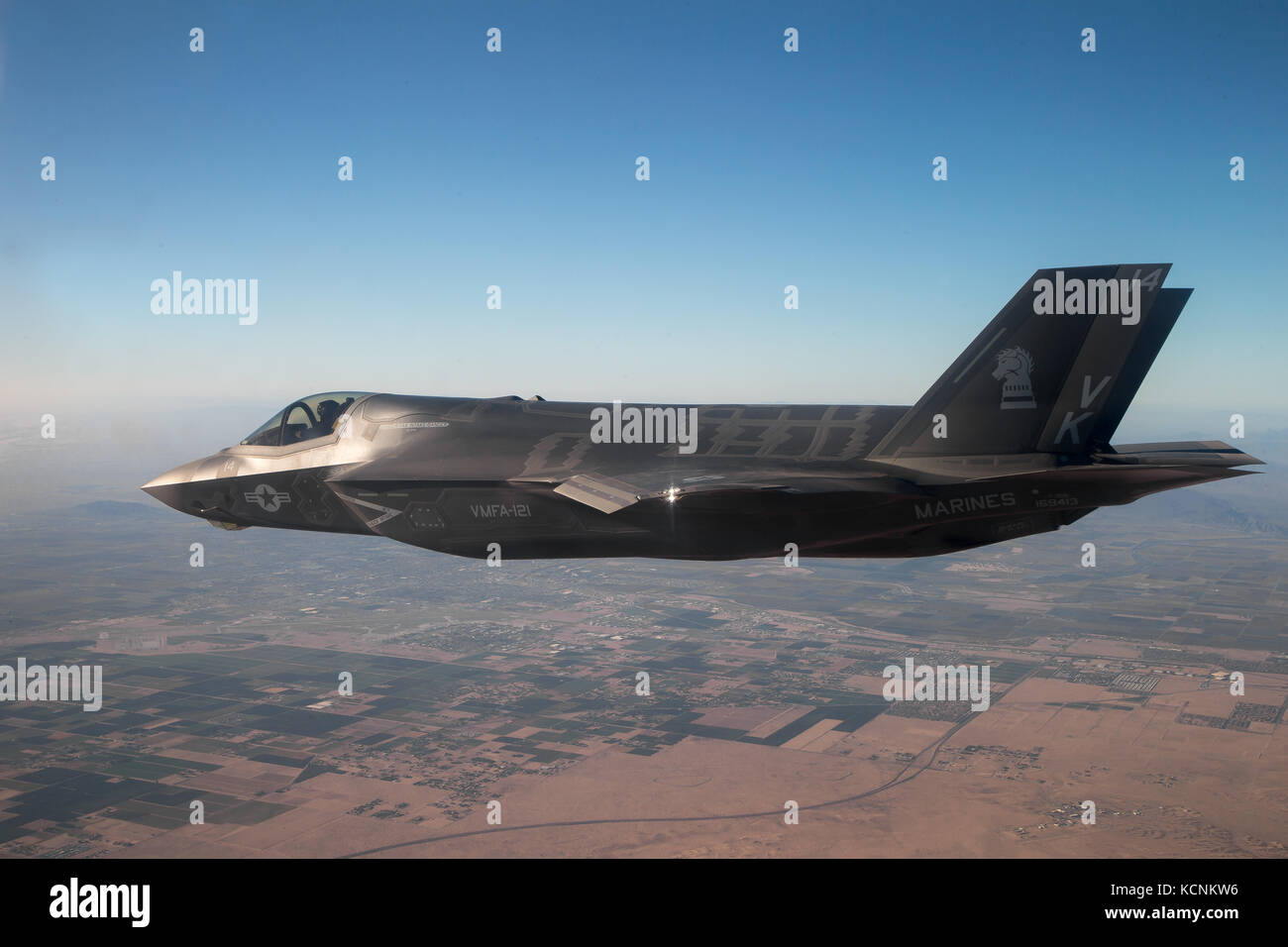 A U.S. Marine Corps F-35B Lightning II assigned to Marine Aviation Weapons and Tactics Squadron One (MAWTS-1) Stock Photo