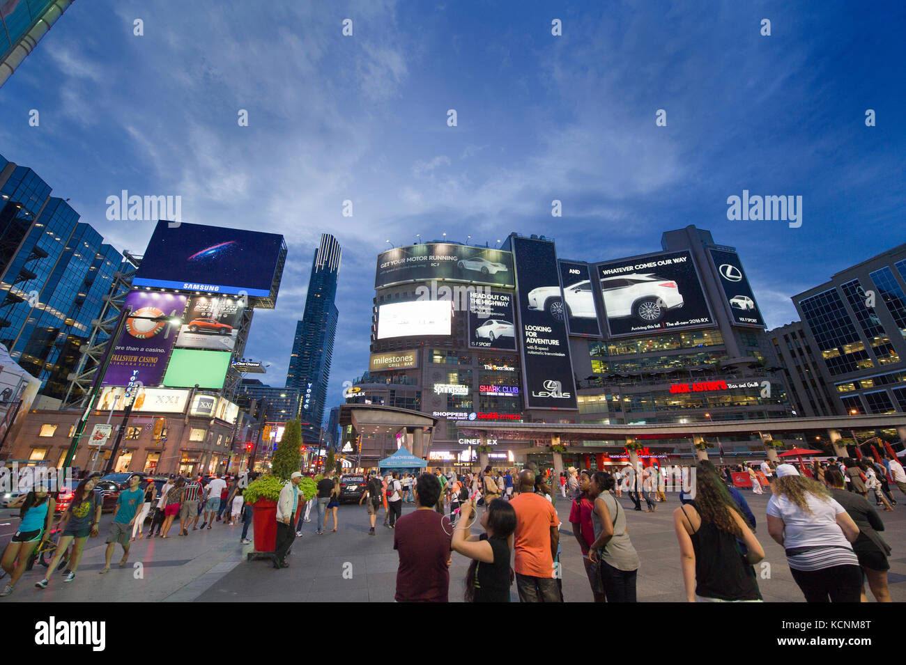 Yonge Dundas Square Toronto Stock Photo Alamy Yonge Dundas Square Toronto Stock Photo Alamy