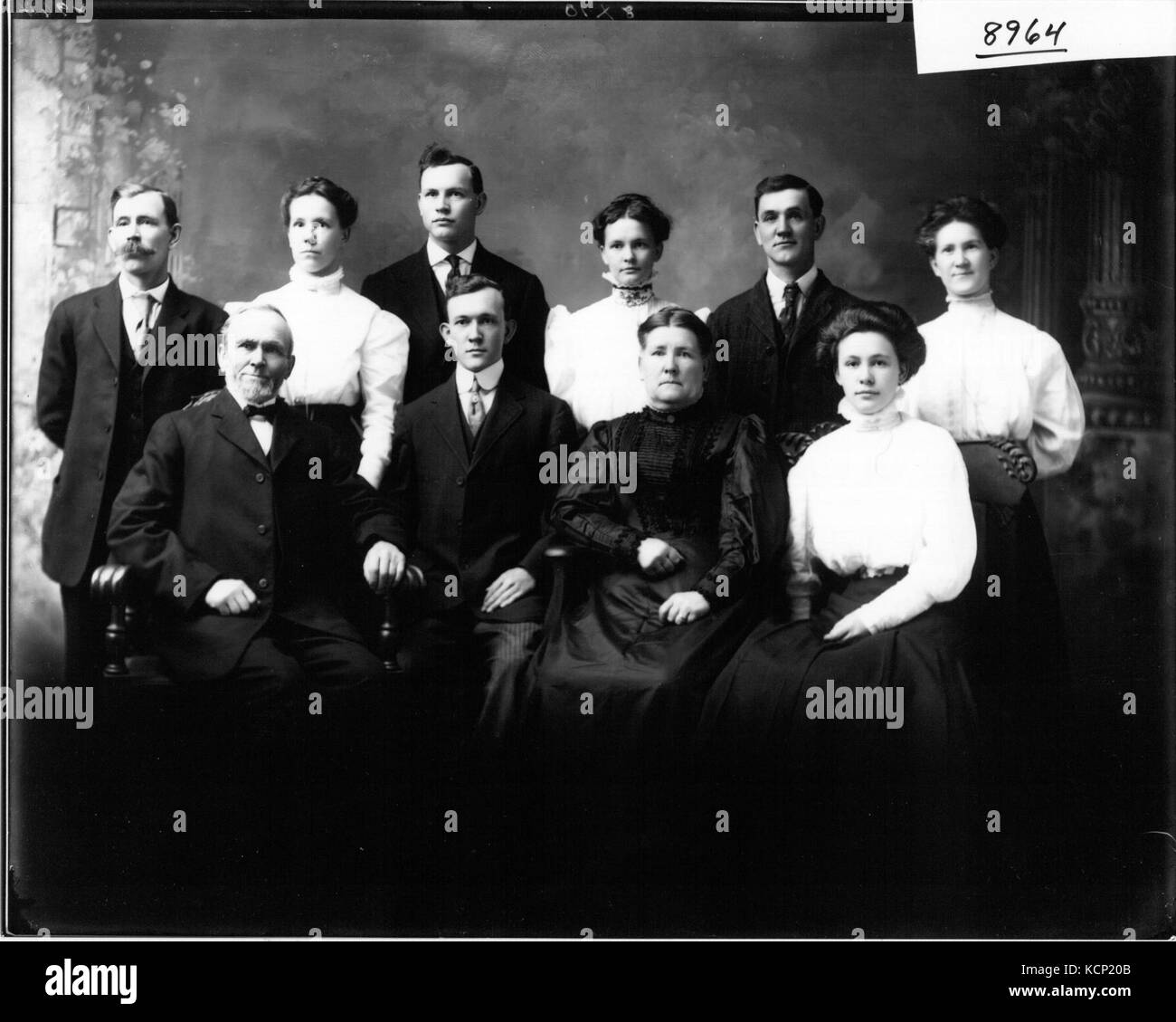 Group portrait of O. F. Garrod family 1909 (3191773997 Stock Photo - Alamy