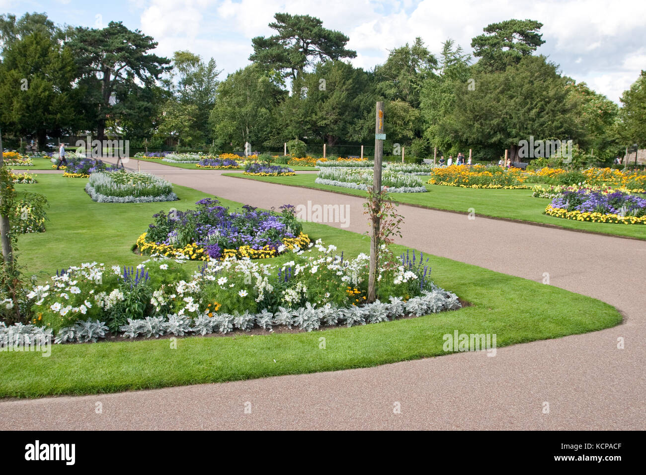 Abbey Gardens, Bury St Edmunds, in summer Stock Photo Alamy