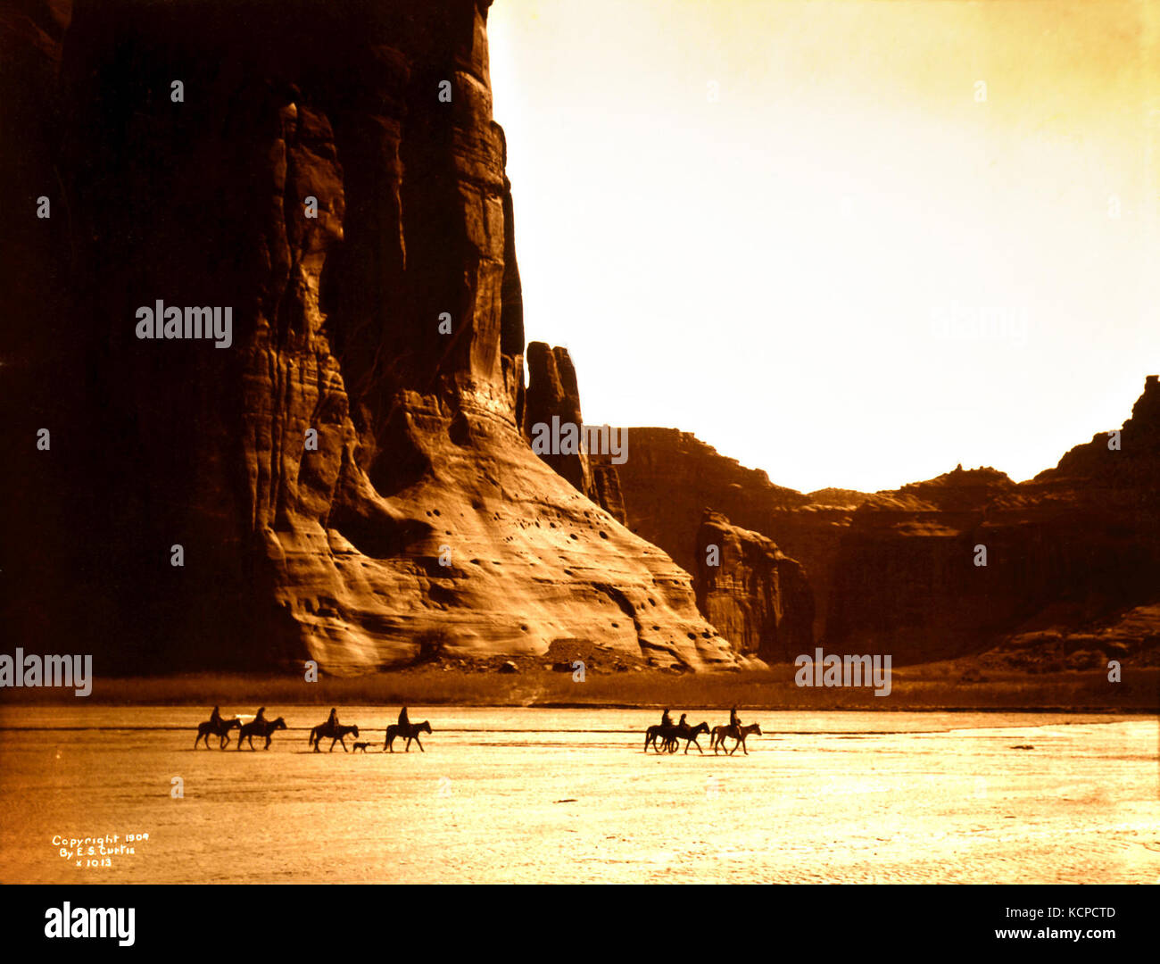 Edward S. Curtis, Canyon de Chelly, Navajo, 1904 Stock Photo - Alamy