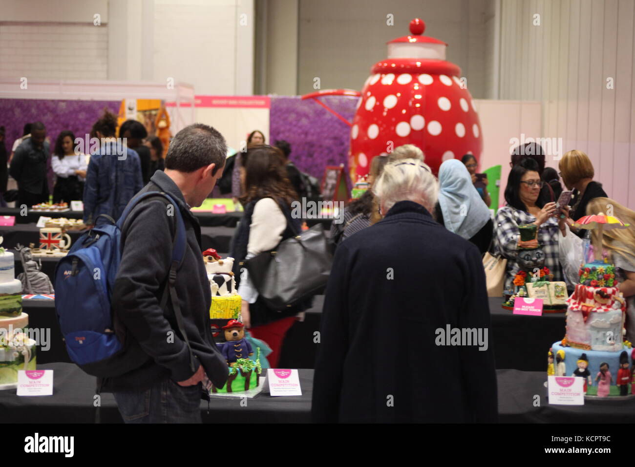 London, UK. 6th Oct, 2017. Cake Bake Show opens its doors in ExCel