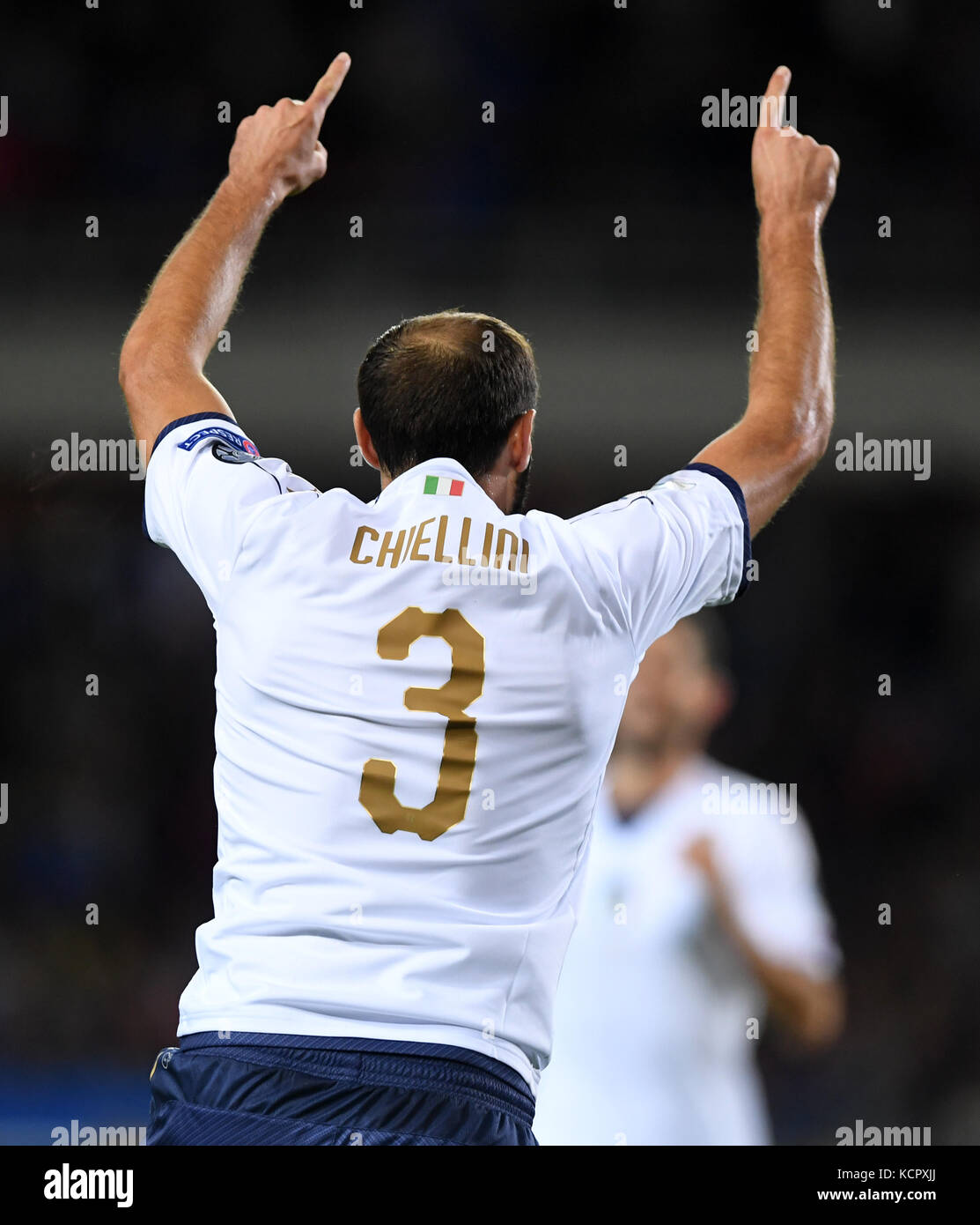 Turin, Italy. 6th Oct, 2017. Giorgio Chiellini of Italy celebrates after scoring during the FIFA 2018 World Cup Qualifier match between Italy and Macedonia in Turin, Italy, on Oct. 6, 2017. The game ended with a 1-1 draw. Credit: Alberto Lingria/Xinhua/Alamy Live News Stock Photo