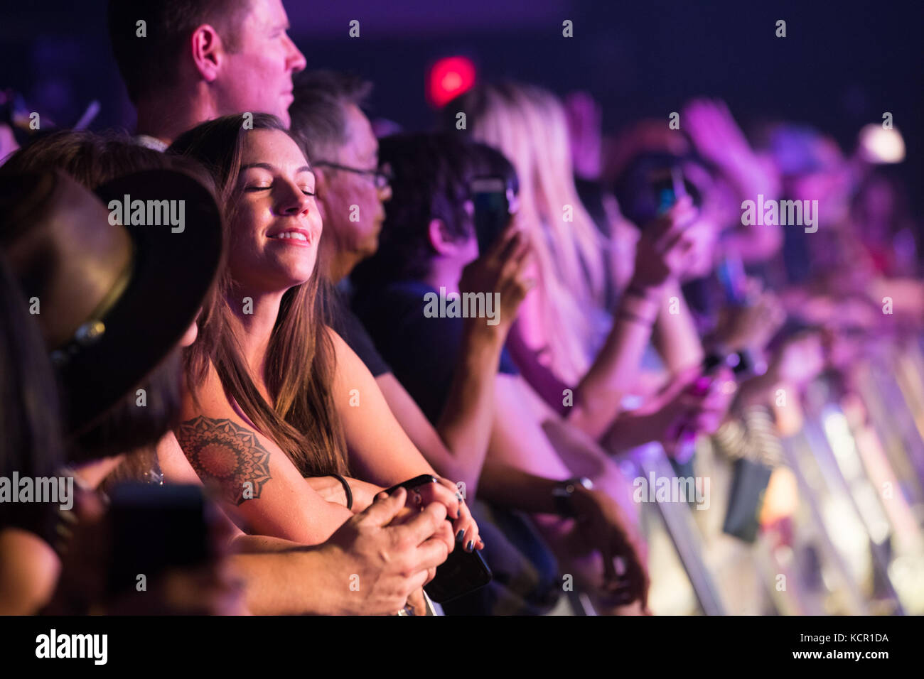 Las Vegas, NV, USA. 6th Oct, 2017.  ***HOUSE COVERAGE*** Kings Of Leon perform and donate net-proceeds to help victims of the Las Vegas Tradgedy at The Joint at Hard Rock Hotel & Casino on October 6, 2017. Credit: Erik Kabik Photography/Media Punch/Alamy Live News Stock Photo