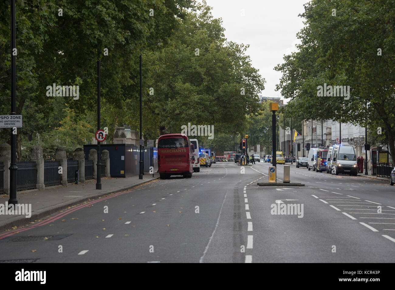 London, UK. 7th Oct, 2017. Multiple injuries reported in on-going police incident outside London's V & A museum  Credit: Peter Manning / Alamy Live News Stock Photo