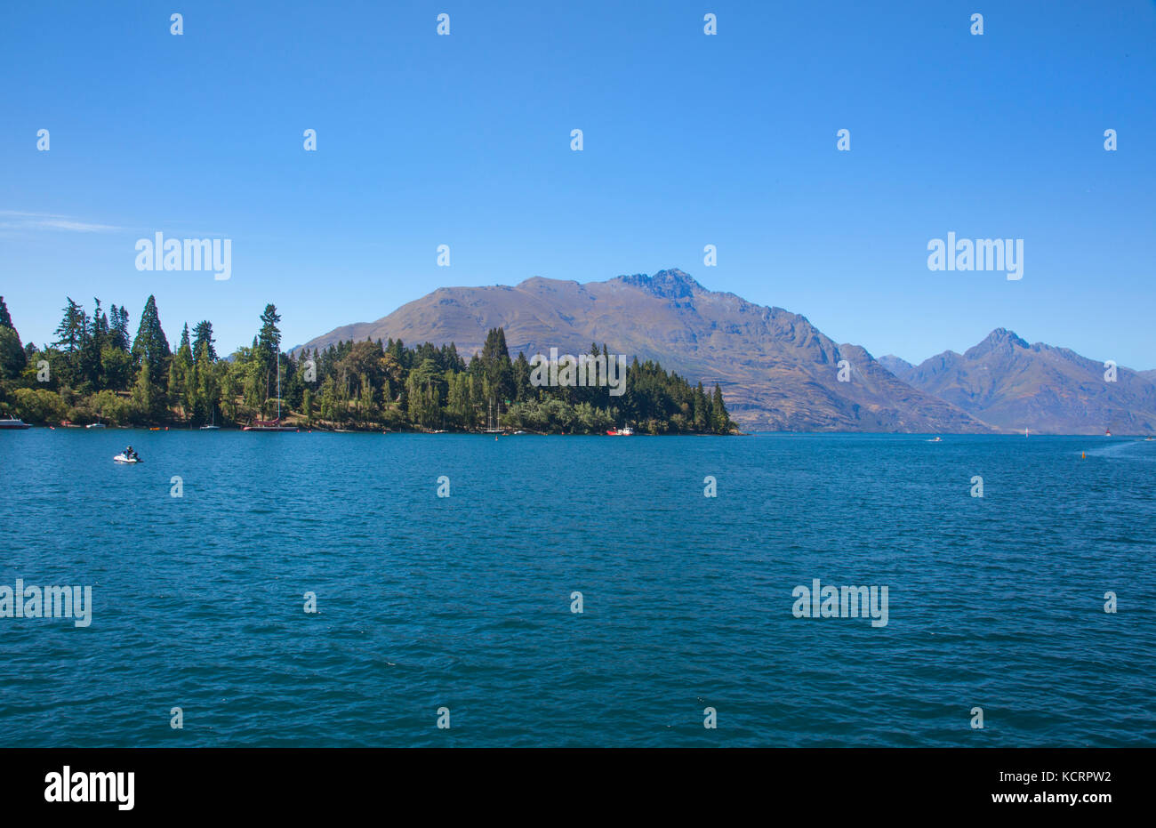 Queenstown new zealand lake hi-res stock photography and images - Alamy