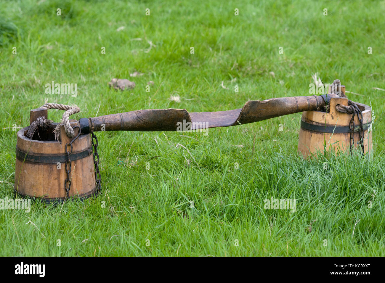 Vintage rustic wooden water bucket, Decorations & Accessories