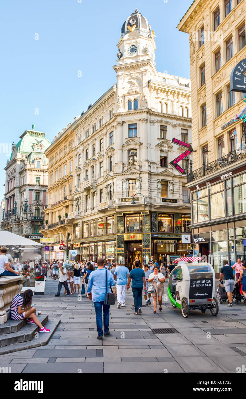 VIENNA, AUSTRIA - AUGUST 30: People in the pedestrian area of the historic  city center of Vienna, Austria on August 30, 2017 Stock Photo - Alamy