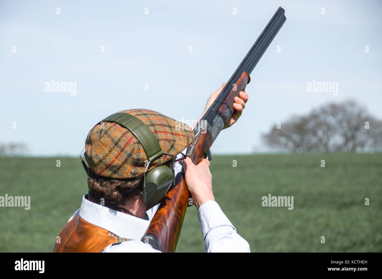 Clay pigeon shooting hires stock photography and images Alamy