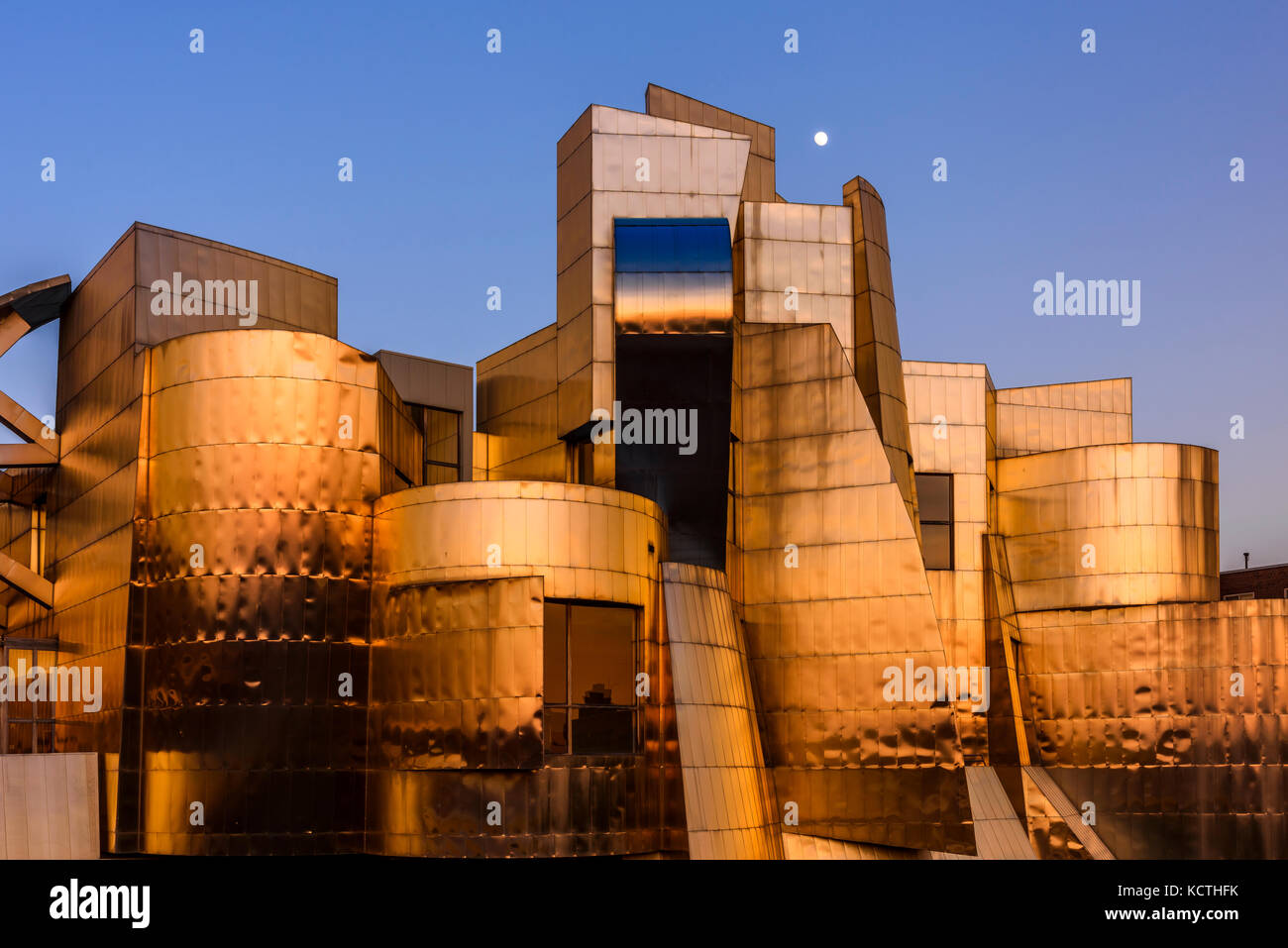 Full moon over the Frederick R. Weisman Art Museum at the University of Minnesota. Stock Photo